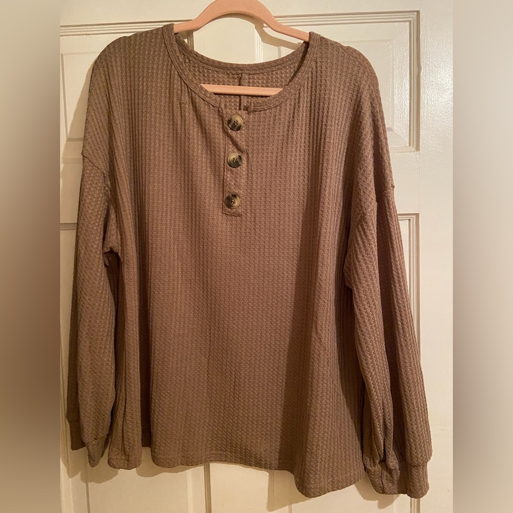 Cori Lane quarter button waffle knot top, size XL, brown